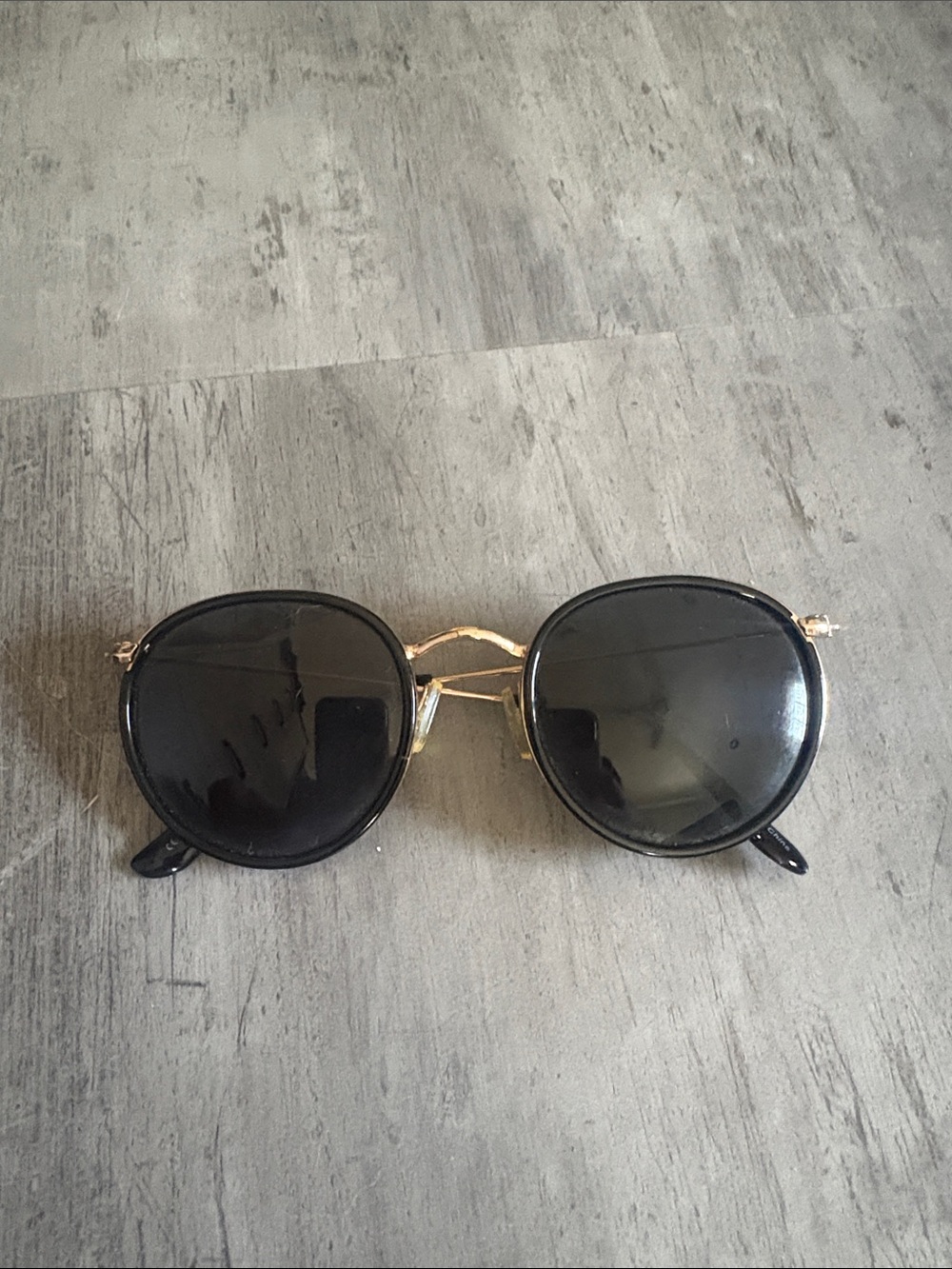 Classic Round Black Sunglasses with Gold Bridge
